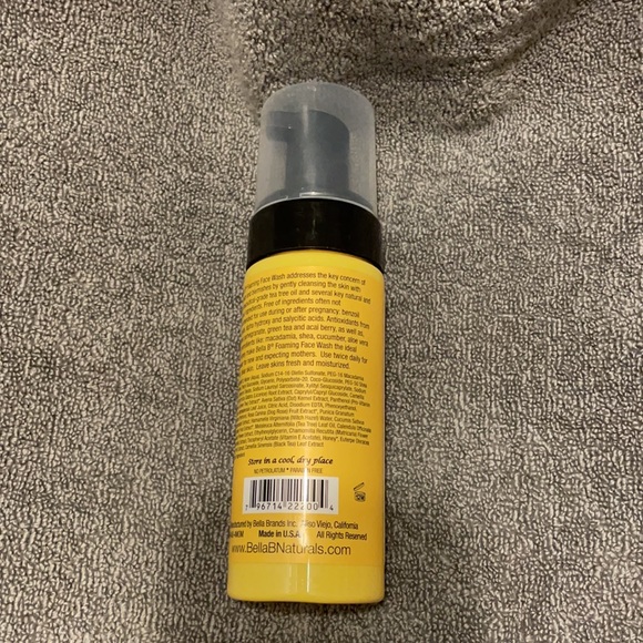 Bella B Foaming Face Wash - Picture 2 of 2